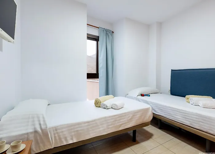 Edificio Carolina Адехе