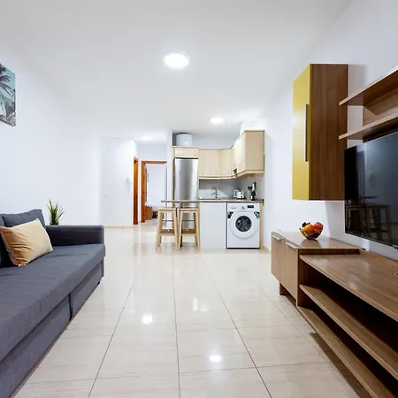 Edificio Carolina 아데제